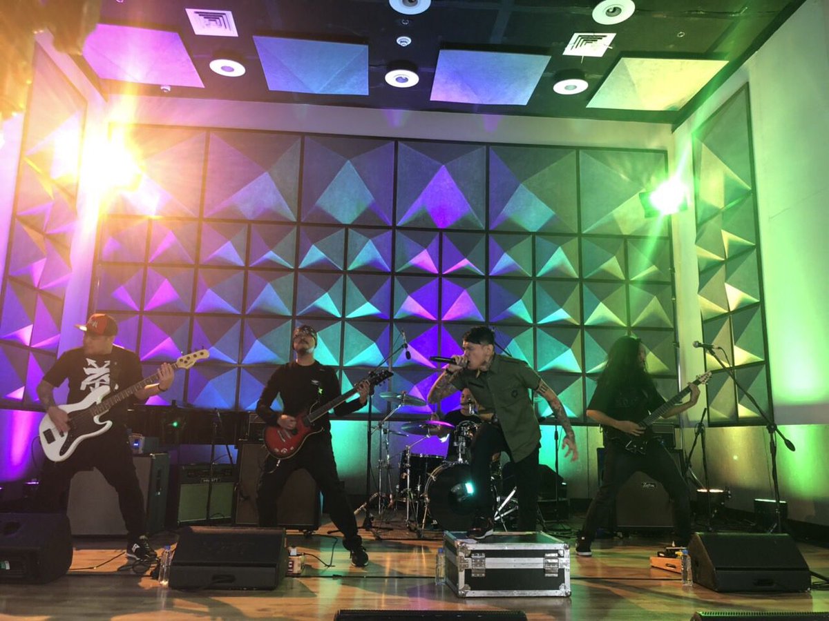 OneMusicPH's tweet photo. We’re LIVE! Catch #ValleyOfChrome here on #OneMusicLIVE! https://t.co/2ttFSDW9eU
#OneMusicLIVEVALLEYOFCHROME https://t.co/Ra7GXuuz9f