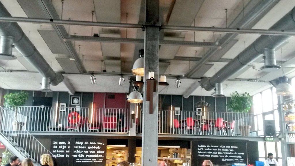 DaGr77's tweet photo. Koffie verkeerd in einer richtig coolen Location #IJkantine #NDSMwerf #Amsterdam #DanielOnTour https://t.co/Smn8PPfb9Y