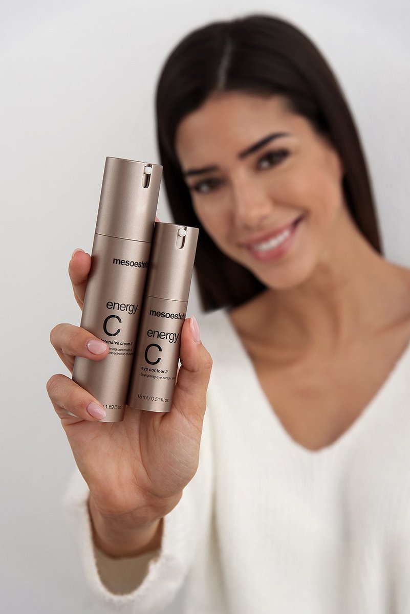 mesoestetic_ES's tweet photo. Si buscas tu primera crema hidratante apuesta por el poder de la #VitaminaC. 

La línea #energyC de #mesoestetic tiene propiedades #iluminadoras y #antioxidantes. La combinación de sus activos aporta #hidratación y previene las primeras líneas de expresión https://t.co/2XENTek9Td https://t.co/9iR3zJGyD9