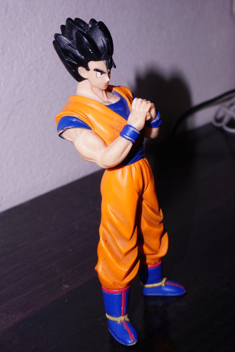 FIGURE tweet media