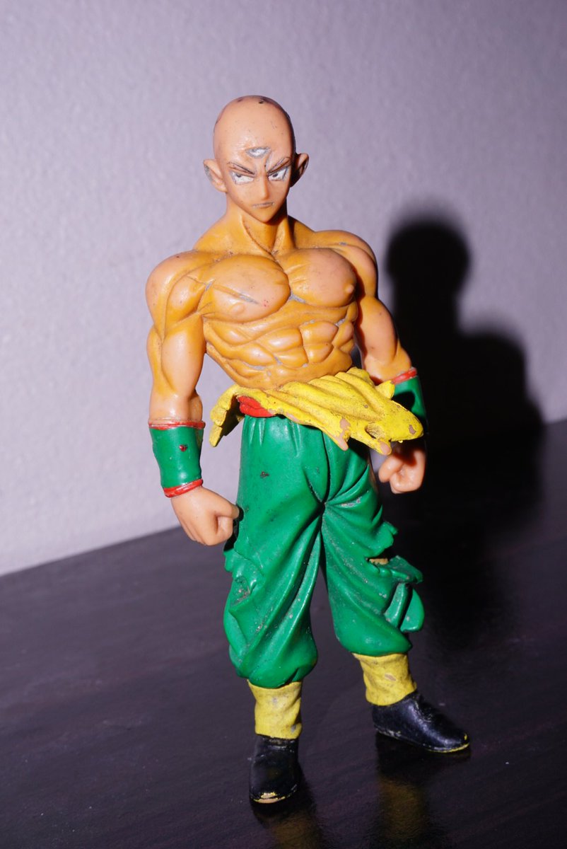 FIGURE tweet media