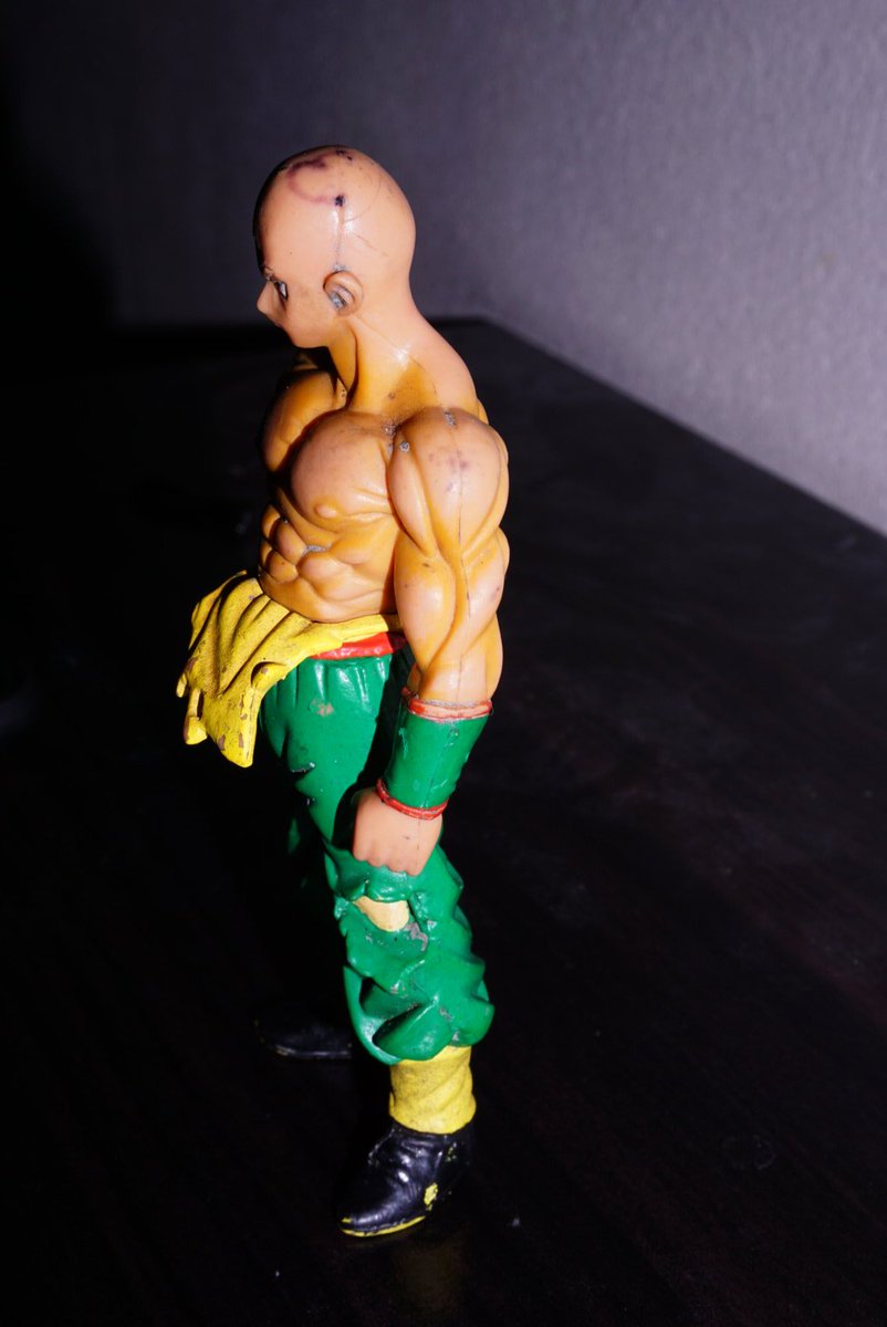 FIGURE tweet media