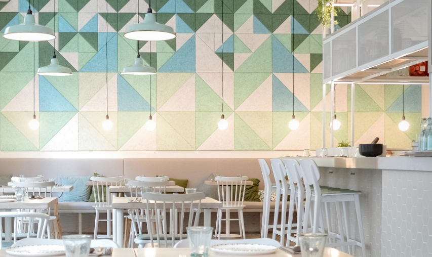 wordofTala's tweet photo. Spotted! Our Enno bulbs paired with Graphite Pendants are lighting up the award-winning plant-based @stemandglory restaurant in London. We'd recommend heading here to escape the @CDWfestival madness! #CDW2019 #stemandglory #talalights https://t.co/IiHYck1cNg