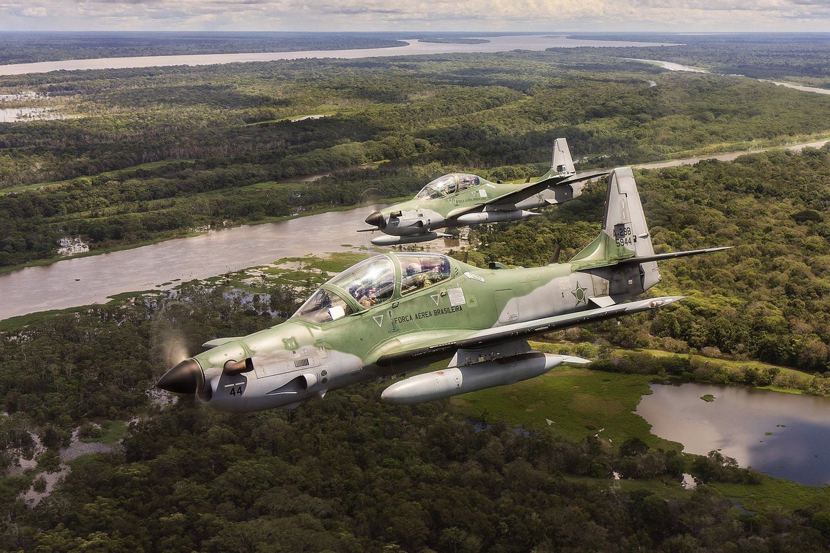 偏見で語る兵器bot エンブラエル Emb 314 スーパーツカノ 1996年にブラジルで生まれた攻撃機 1600軸馬力のターボプロップ機で攻撃機としては性能よくないど相手に対空戦闘力がない場合はこれでいいのだ 魅力は安いところ 欠点はパイロットという超高級 偏見で語る兵器bot エンブラエル Emb 314 スーパーツカノ 1996年にブラジルで生まれた攻撃機 1600軸馬力のターボプロップ機で攻撃機としては性能よくないど相手に対空戦闘力がない場合はこれでいいのだ 魅力は安いところ 欠点はパイロットという超高級