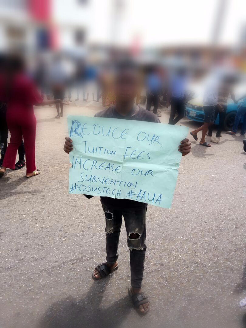 OladapoMoses1's tweet photo. We say no to 200k tuition, we say no to inadequate learning facilities. @RotimiAkeredolu ..
#ReduceOsustechTuition
#saveourfuture
@TVCconnect @channelstv @nanonlineng @tvcnewsng @NGRSenate @AsoRock @nassnigeria @AIT_Online @OndoStateToday https://t.co/jl9CKWTNGb