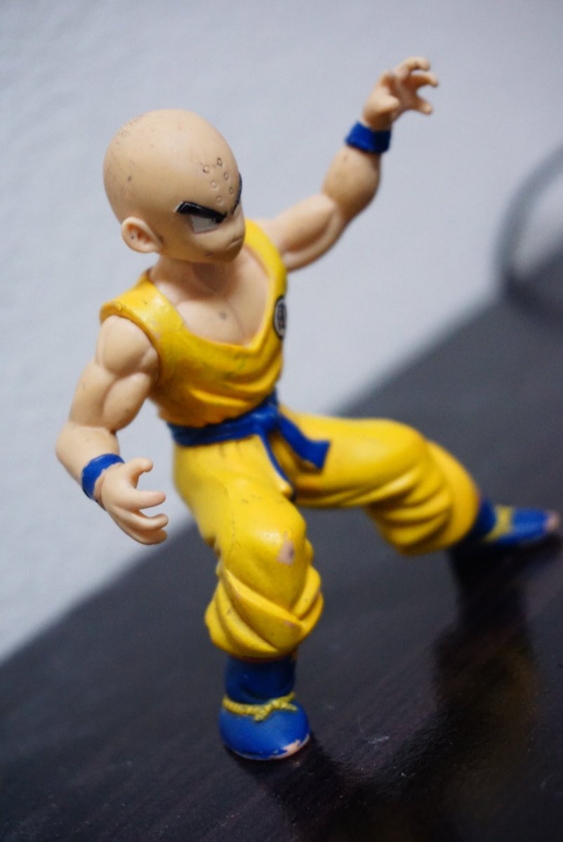 FIGURE tweet media