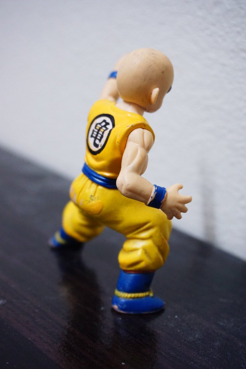 FIGURE tweet media