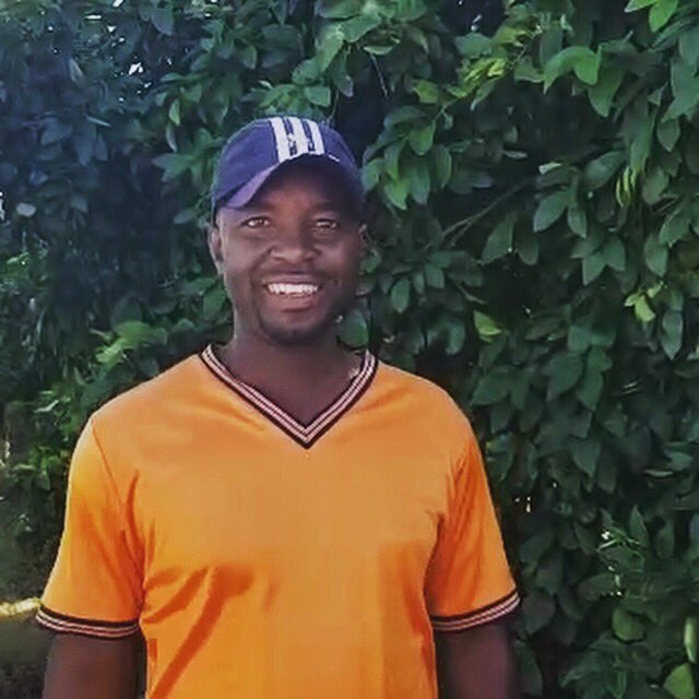 Jupiter__Group's tweet photo. Hello from Christopher in #southafrica whoβs out picking citrus fruit with his team π #facesofjupiter #jupiterfamily https://t.co/RFgN6OgUBy