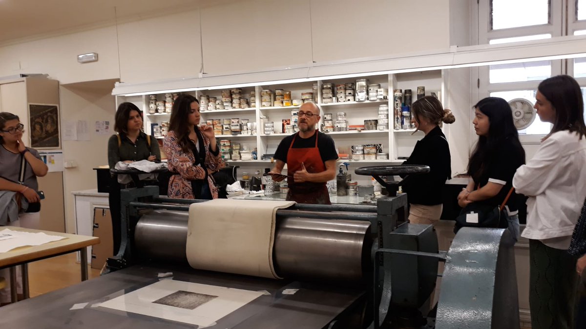 EncUniv's tweet photo. Estamos hoy pasando una mañana súper interesante en la @rabasf, donde grandes profesionales de diferentes ámbitos nos muestran su saber hacer. ¡Gracias a todos! #EU19 #arte #cultura #aprendizaje #música #ciencia #diálogo #reflexión #VeranoAlumniCollege #VeranoUniversitario https://t.co/LEUI5fVzLz