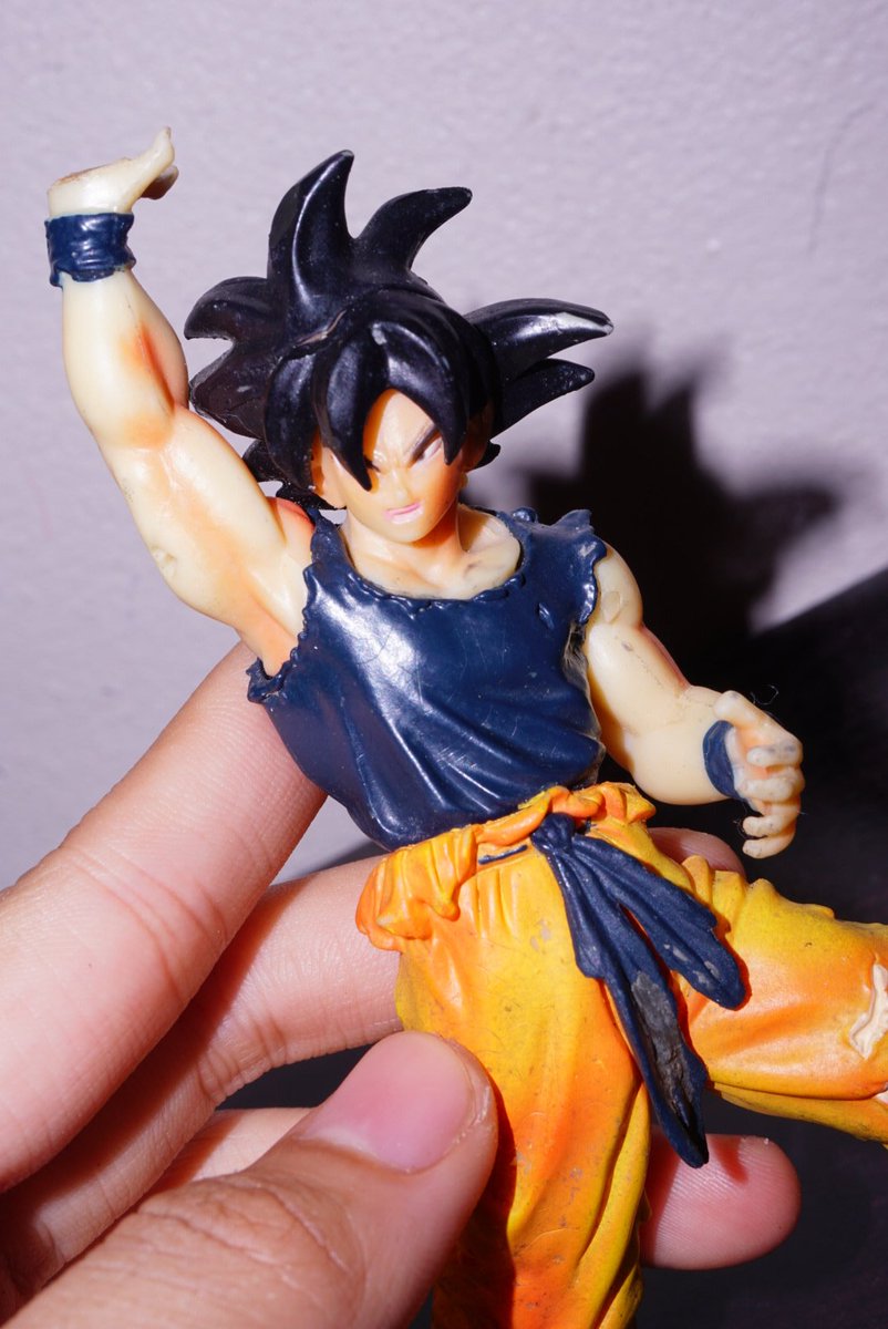 FIGURE tweet media