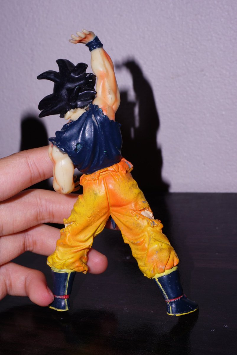 FIGURE tweet media