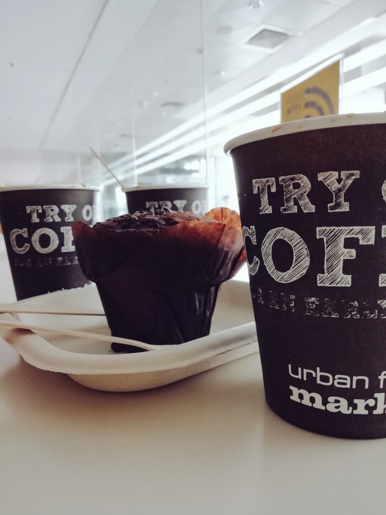 notpoos's tweet photo. Airport food be like....๐ธ๐ธ๐ธ๐ธ
This 7 hour layover in this crappy airport ruined the whole journey! ๐๐
#GoingHome ๐ฑ๐ฐ #GotNoChoice ๐ https://t.co/7GHdQC8bKq