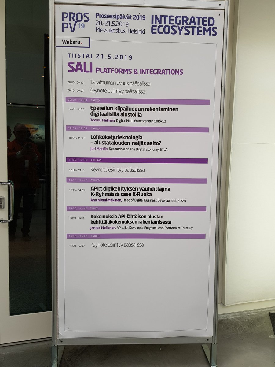 Jarkko_Moilanen's tweet photo. Kohta stagelle lempiaiheesta paasaamaan:

Kokemuksia API-lähtöisen alustan kehittäjäkokemuksen rakentamisesta

#ProsPv19 @PlatformOfTrust
#dataliikkuu #apitalist https://t.co/tTqbolaQDH