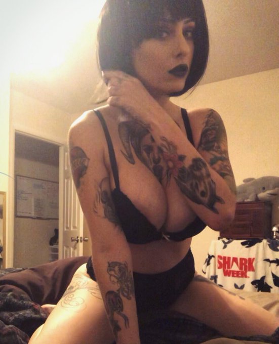 Tie me to the bedpost https://t.co/8flXXl4oai<a href="/tag/mvsales"class="tags"><span>#mvsales</span></a>