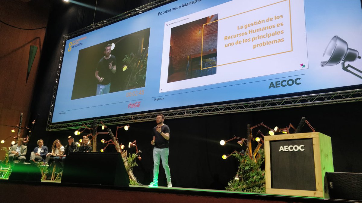BuscoExtra's tweet photo. Es nuestro turno en Foodservice Startup-pitch!! 🙌 @valeronavarroal CEO de #BuscoExtra expone el problema al que se enfrenta el sector horeca a la hora de gestionar Personal #AECOCHoreca #gastoemprendedores #BuscoExtra https://t.co/T94gyTi7DD