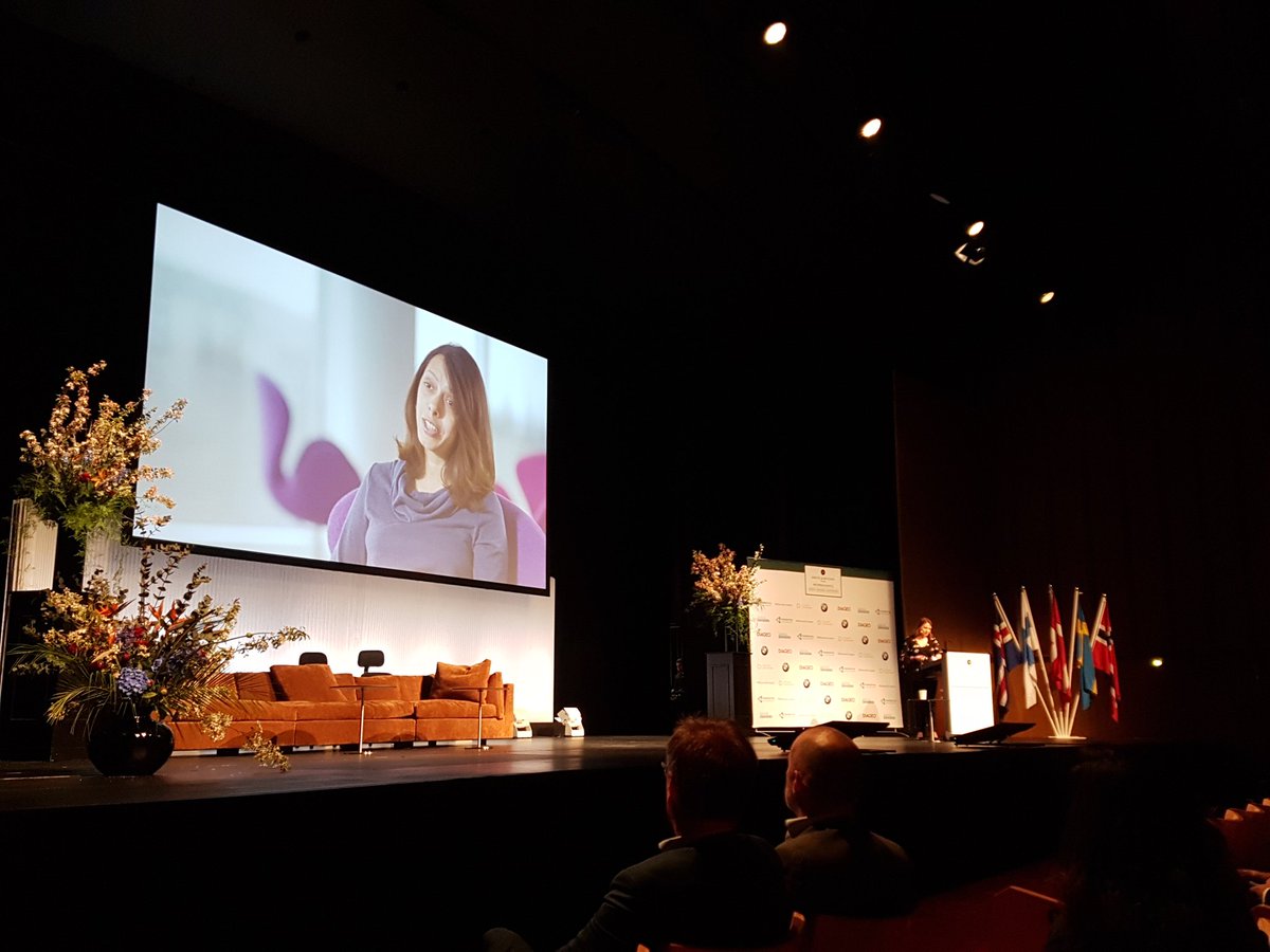 moscicka_dendys's tweet photo. Great edition of this year's #womenomicscph conference - strong focus on female leaders, women in #STEM &amp; banking, #paymentgap &amp; inclusion. Congratulations to @GudlaugurThor @MFAIceland on the Honorary Award! https://t.co/07J8A4TIrj