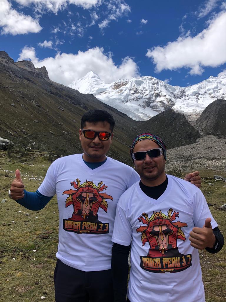 Marca Perú en Huaraz!! En el Nevado Uruz! Felicitaciones a Pablo y Carlos (Cuchillazo y lord) por estas espectaculares fotos con los colores MP!! 💪
@PeruTeamCOC
<a href="/CocTorneo/">Torneo Panamericano COC</a>
<a href="/PedroEsquives/">Pedro Cristobal</a>