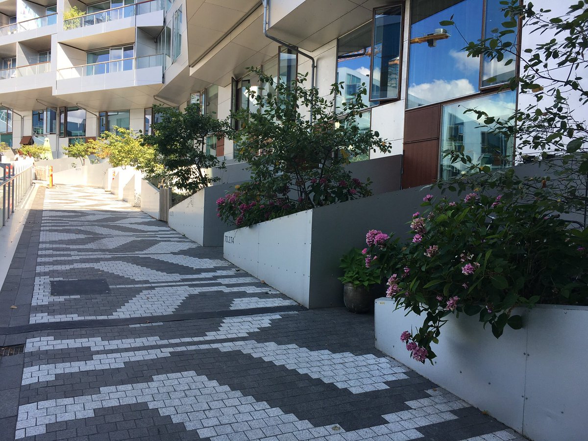 the *only* way to prevent sprawl is to provide quality, affordable flexible apartments for families in new neighbourhoods; six(ish) floors is cost optimal & most livable, particularly at this northerly latitude 6/