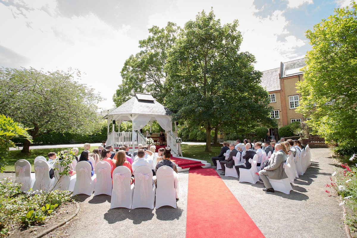 AugustinesSt's tweet image. We love a Gazebo wedding! Bring on Summer 2019! 
#weddingvenue #kent #gazebo #engaged #wedding #kentwedding #thanet
