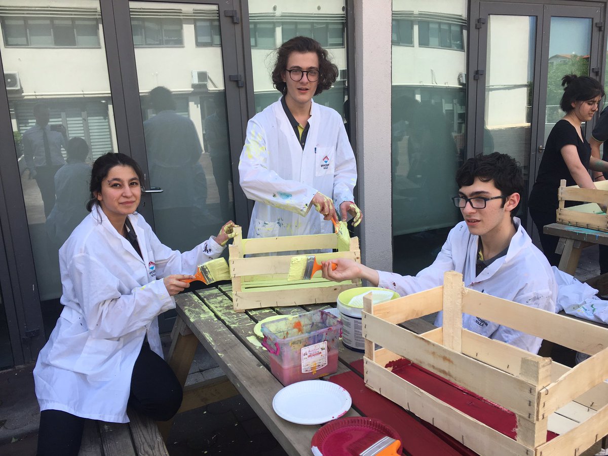 orcun_baris's tweet image. Birtakım boyamalar...
#buildyourownlibrary
#kendikütüphanenioluştur