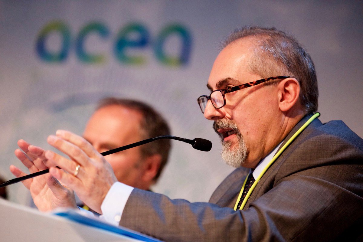 #AceaInnovationDay "In azienda è stata creata una struttura trasversale dedicata ai temi dell’innovazione. Stiamo effettuando uno scouting di #startup a livello internazionale e sviluppando 15 progetti sperimentali. Nel 2019 abbiamo 5 mln di budget per la ricerca" AD #AceaGruppo