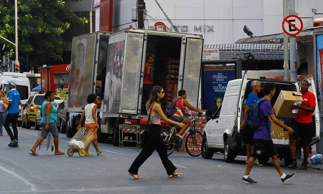 inspesev's tweet photo. Caminhões de pequeno porte não terão mais restrições para fazer carga e descarga no Rio. 
Para maiores informações acesse o decreto no link:

https://t.co/HqPYWuY7sQ…/57494Res%20SMTR%203055_201…

#Inspesev
#inspeçãodegnv
#vuc
#SMTR
#CidadedoRiodeJaneiro
#errejota
#RiodeJaneiro https://t.co/e0L4mkY9EV