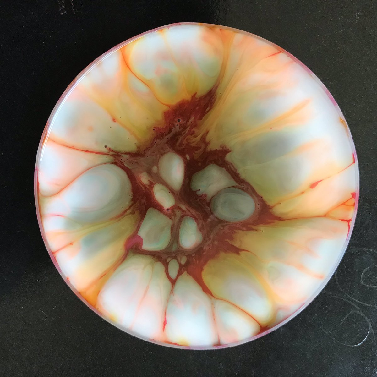 Stanb_ADT's tweet image. Let the practical commence! Year 7 explore liquid mediums in the style of William Loveless #crosscurricular #practicalart #busybusy