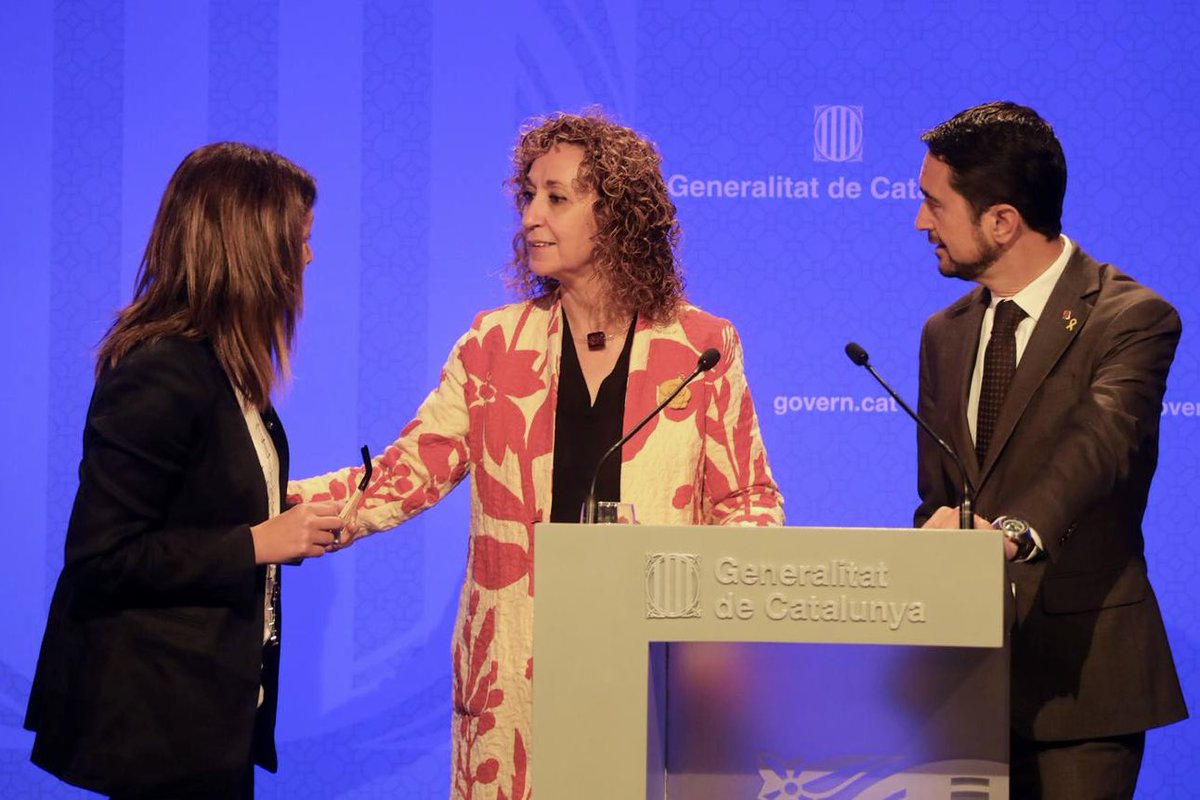 estercapella's tweet image. #Barcelona pot limitar el #preu del #lloguer. Els altres ajuntaments ho poden demanar a @territoricat. Avui ho hem aprovat al @govern.  

🏢 Exercim les competències
👩‍👩‍👧‍👦 Subratllem l’ànima social de @justiciacat

🚫 Abusos
🚫 Gentrificació