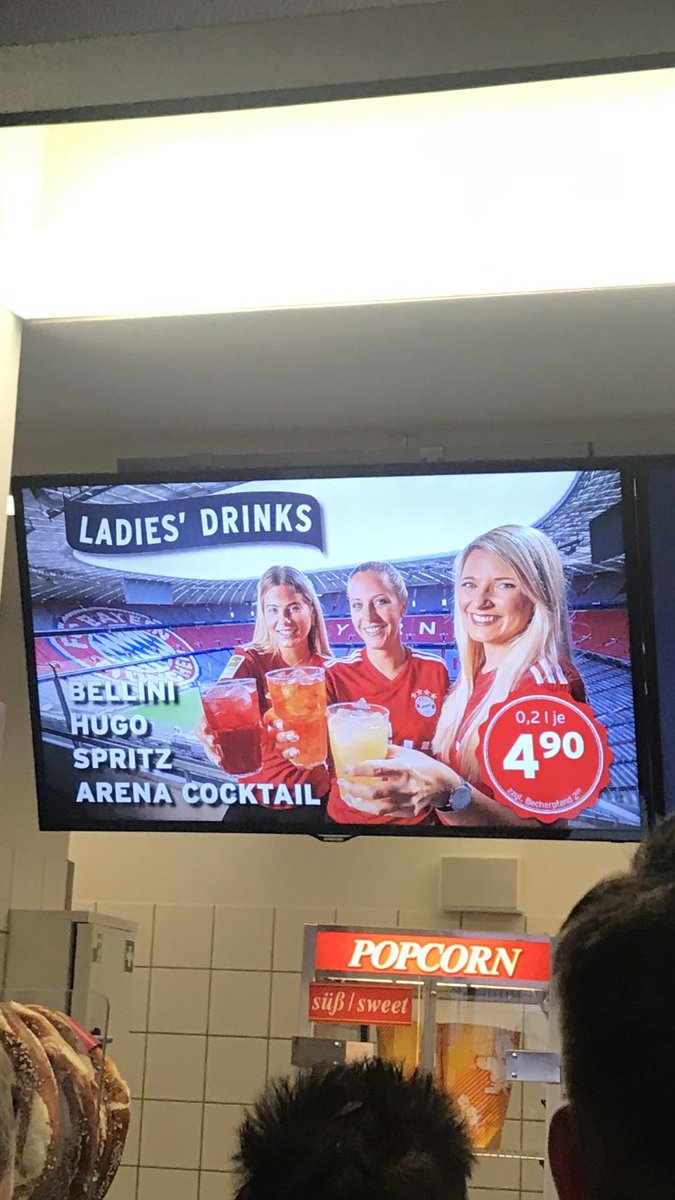 verenafue's tweet photo. Der @FCBayern verlängert also seinen Vertrag mit einer großen Münchner Brauerei. Wenn wir schon bei Getränken sind: Ist es dann auch möglich, die Bezeichnung „Ladies‘ Drinks“ in der Arena abzuschaffen? 🙄 #why #FCBayern https://t.co/l6P6LzGiVq