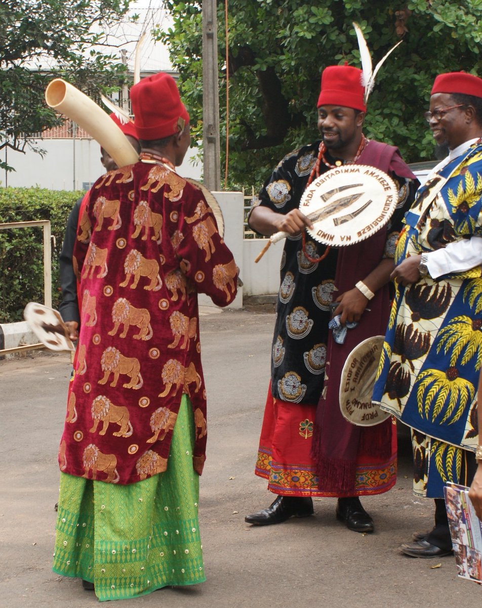 OsitaAmakeze's tweet image. We do not speak #Igbo to pain anyone. We love you even when we may not understand your #language. We would want you to take pride in your #tongue too, as we seek to unite us with one voice: #Humanity. 2019 is International Year of #Indigenous Languages #iyil2019. Celebrate yours.