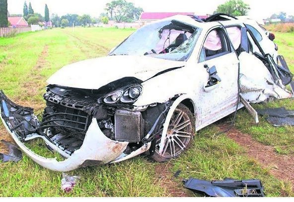 News24's tweet photo. These are South Africa's worst insurers, measured by client complaints | @BISouthAfrica 

https://t.co/KCCnfVDDWN https://t.co/qr5EtONWI8