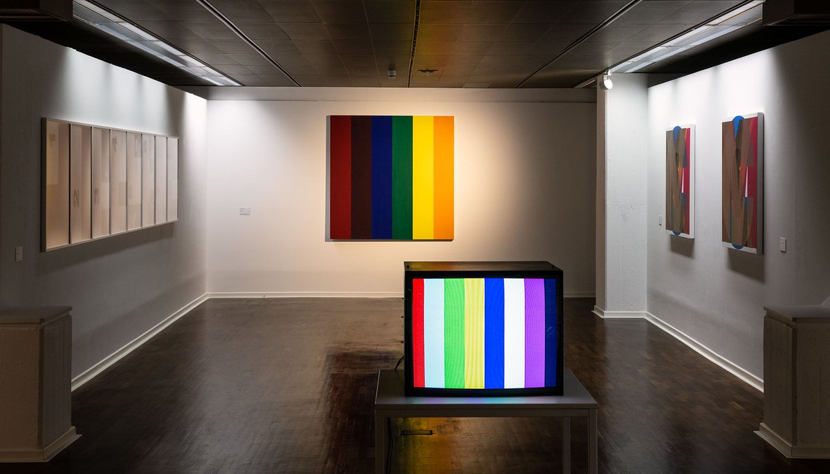 Meyer_Kainer's tweet photo. See installation views of "Kabinettstücke" by #HeimoZobernig at #Wilhelmhackmuseum. The show focuses on #Zobernig’s creative practice and includes exhibition #posters, artists’ books and #catalogues from 1980 to the present. On view till 7th July 2019.

photo: Joachim Werkmeister https://t.co/Q1TCyl4DfL