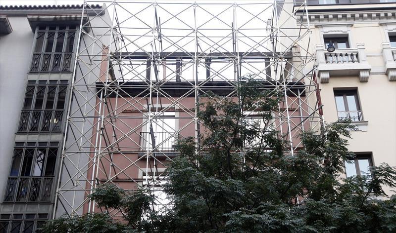 construccosmos's tweet photo. Las ITV a edificios antiguos y la reforma de interiores dan alas a la construcción
https://t.co/wrWvyBS1Io https://t.co/O7omaGyLJF
