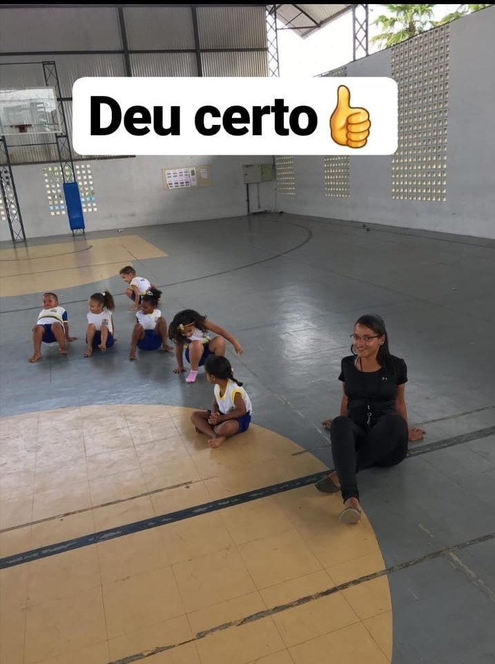 judearsi's tweet photo. Esse projeto de extensão leva aulas de Educação Física para uma escola em um bairro carente(Santo Amaro) do Recife. É lá que aplicamos nossa ciência.
#esefupe
#esef
#eudefendoaupe
#upefazciencia https://t.co/01rTXV6Eas