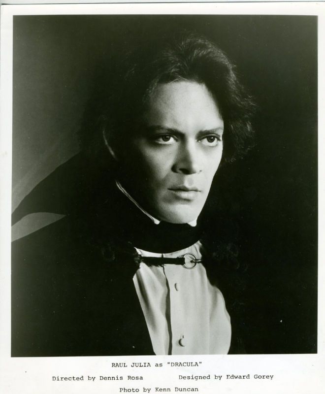 BrowseTheStacks's tweet photo. Dracula (1977)

#RaulJulia as #Dracula

Sets And Costumes by #EdwardGorey

Directed by #DennisRosa

#MartinBeckTheater

#Art #Theater #Broadway #Horror #KennDuncan #70s https://t.co/44xIpcaaIJ