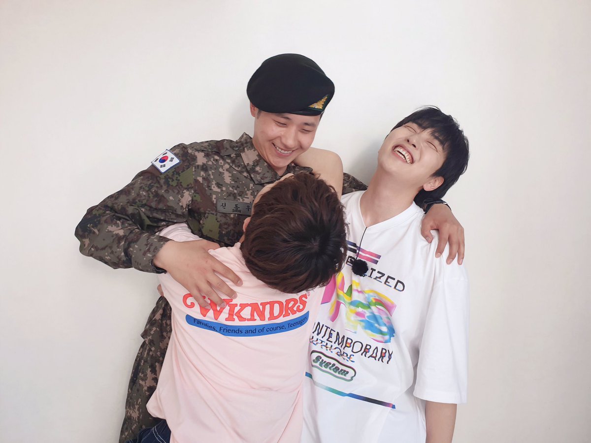 B1A4_CNU's tweet photo. 보고싶었어요 우리 바나들❤️ #B1A4 #BANA https://t.co/lXFgutdqW0