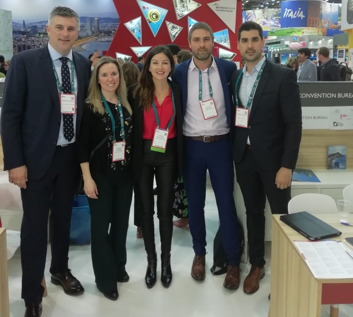 PuertadeBilbao's tweet photo. 👉 Representando a #Bilbao en la feria #IMEX en Alemania junto a nuestros compañeros del @BEC_Bilbao , @ErcillaHoteles  y @MeliaHotelsInt https://t.co/lQ2Gy20A2y