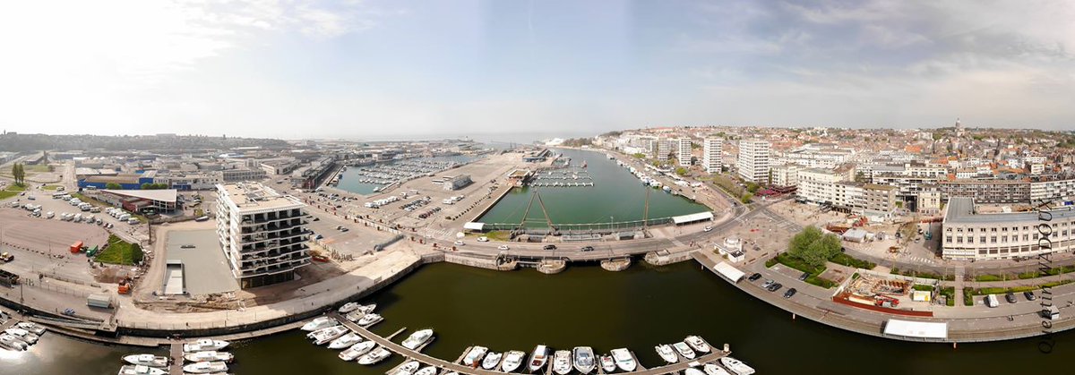 TwinPromotion's tweet photo. PRESSE - En avant-première : tout en haut de la Tour Marina à Boulogne-sur-Mer, c'est 'waouh' ! Une sensation d'espace, à mettre sur le compte d'un balcon transparant dont les surfaces vitrées semblent élargir l'espace à l'infini.

Lisez l'article : https://t.co/0l9HMac9tj https://t.co/kLiD669ncV