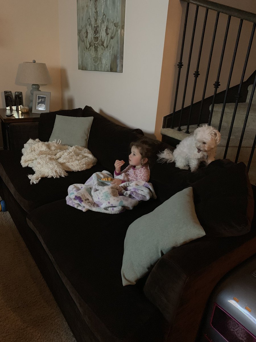 KJVIG's tweet photo. Enjoying my time with Evan , Maddison , Elle, Hulk, and Roxie! @MaddiGilmour https://t.co/zFCcnPxI3l