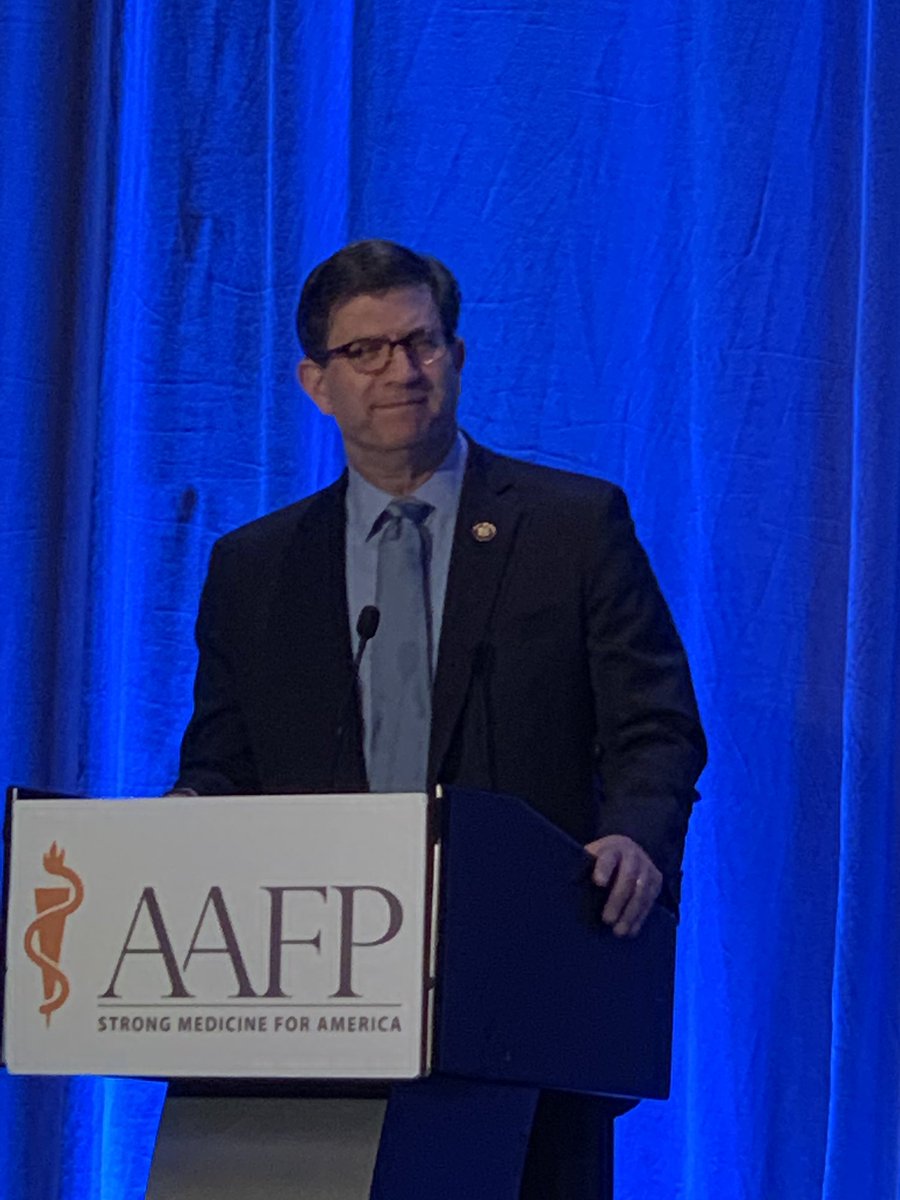 drmikesevilla's tweet image. #fmas19 @RepSchneider awarded Champion of Family Medicine at @aafp #fmas19