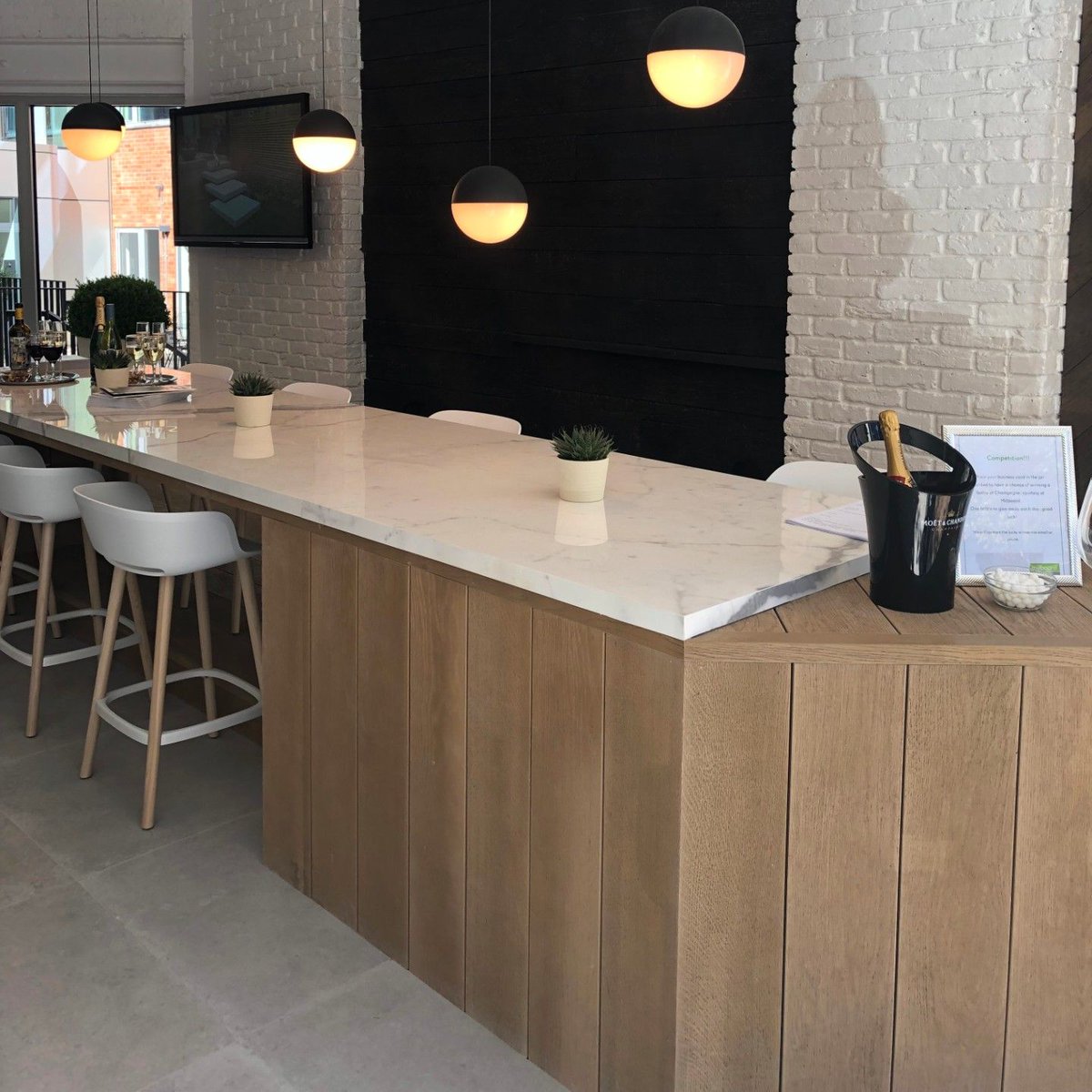 We've opened the doors to our brand new London Design Hub! Located in the heart of Clerkenwell, our Design Hub will display our leading range of decking and also host CPD training sessions, architect-focused events and design presentations.

#millboard #showroom #london