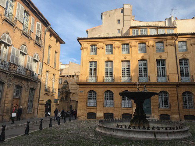 gapku's tweet image. it's...TELL US ALL ABOUT IT TUESDAY!!! 🗣️

GAP student Riley Miller tells us about her @KUStudyAbroad in Spain🇪🇸 and France🇫🇷. 

"My trip abroad taught me how to travel and navigate on my own, which can be really challenging and a bit scary."