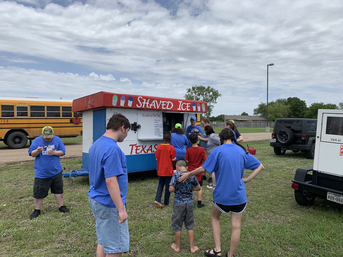 BGraceFilled's tweet photo. Amazing day with some Awesome students, Phenomenal staff, and Incredible volunteers!  Thank you all for making this day EPIC!!! #ourWHY #powerofpositivity @855bugs @TexasSnowWaco https://t.co/akliQwysqO