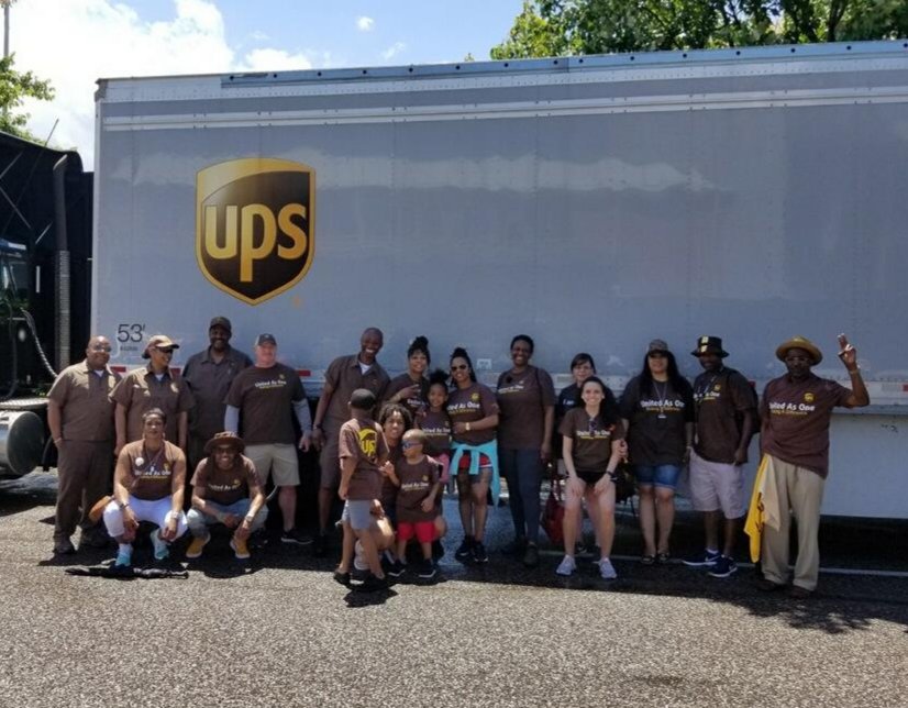 CP_UPSers's tweet photo. St. Louis #CPUPSers at the 109th annual Anne Malone parade. #TogetherWeAreUPS #UPSVolunteers https://t.co/8PMo4Pjcne