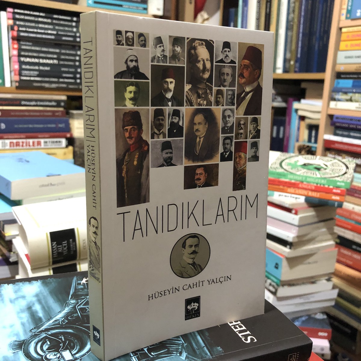 GokturkOmer's tweet photo. ÇIKTI: Tanıdıklarım’da, İttihat ve Terakki Cemiyeti’nin ateşli muharriri, fikir ve matbuat hürriyeti, vatan menfaati uğrunda dostluk, siyasi birliktelik tanımayıp tenkit ve takbih oklarını kimseden sakınmayan Hüseyin Cahit Yalçın’ın revnaklı kaleminden 34 portre yer almaktadır: https://t.co/JVNx995aWv