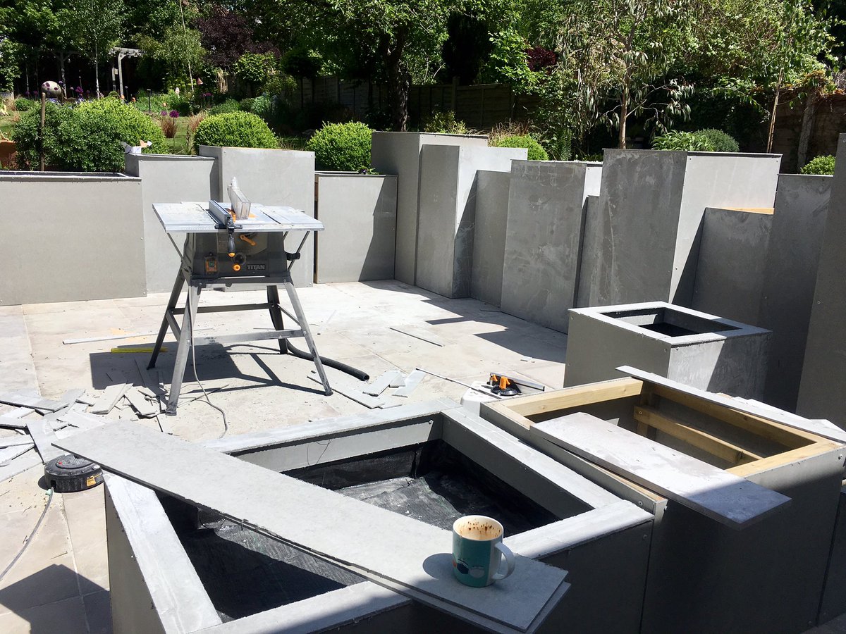 DesignPurtell's tweet photo. Almost there. #RHSChatsworth #rhschatsworth https://t.co/z6UDPo6VW9