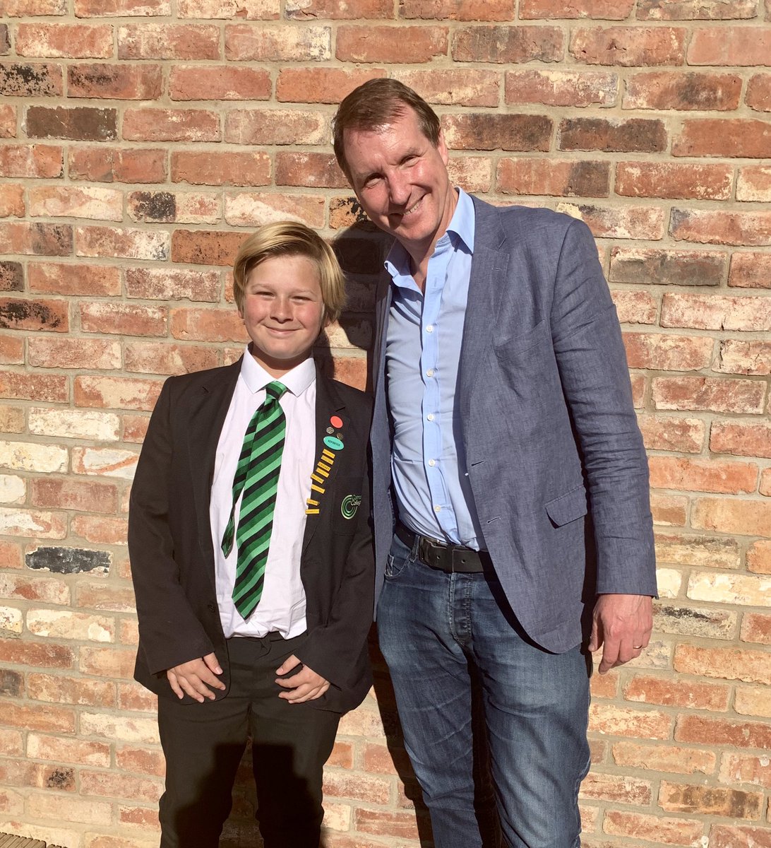 Twinsare7's tweet photo. When @Joe030506 from @CatmoseReporter @CatmoseCollege met @henrywinter from @thetimes what an inspirational afternoon for Joe and I learning about football journalism - thank you for your time #youngjournalist #youthsportsmedia #thetimes #footballreporter https://t.co/XoxCV59lYC