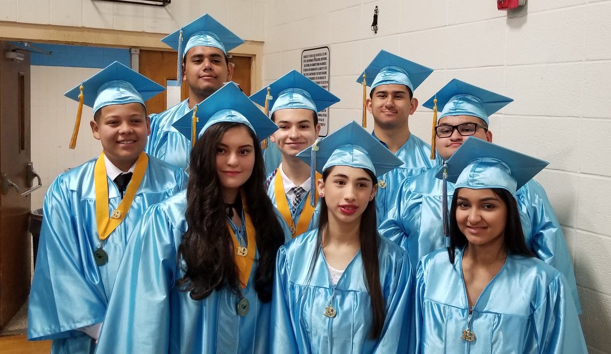 Deafmustangs's tweet photo. McAllen Memorial Senior Awards #Classof2019 #MustangPride https://t.co/eiLy6IlkB4