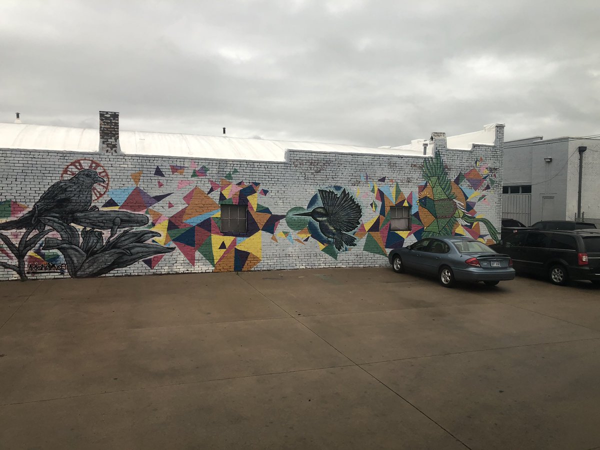 andymcfayden's tweet photo. Mission Wichita - Graduation Day - Janelle King is giving us a tour of #AvenueArtDays #MissionWichita ππ»π― https://t.co/uO5tiz1Sgc