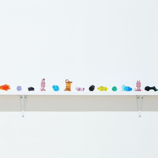 camhouston's tweet photo. See #TonyFeher’s sculpture Ransom as part of our exhibition Stonewall 50.
-
Tony Feher, Ransom, 2015. Broken glass on painted wood shelf and metal brackets. Courtesy Sikkema Jenkins &amp; Co., New York, New York. https://t.co/VTrEvbmrXD